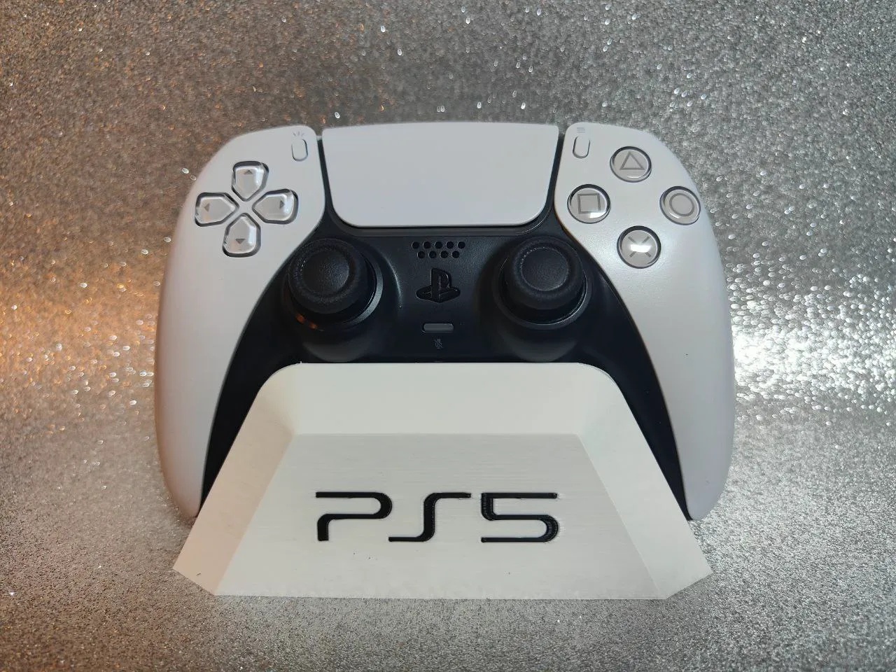 Stalak za PS5 DualSense Kontroler Nilo - Sony PlayStation oprema, slika 2